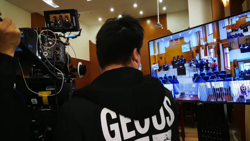 AI生成VS人工创意——寿光市广告片拍摄公司的技术浪漫主义实践
